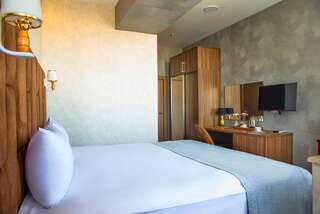 Отель Alison Hotel Баку Двухместный номер с 1 кроватью с видом на море-4
