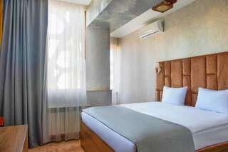 Отель Alison Hotel Баку Двухместный номер с 1 кроватью с видом на море-5